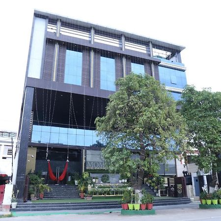 Hotel Moments Lucknow Eksteriør billede