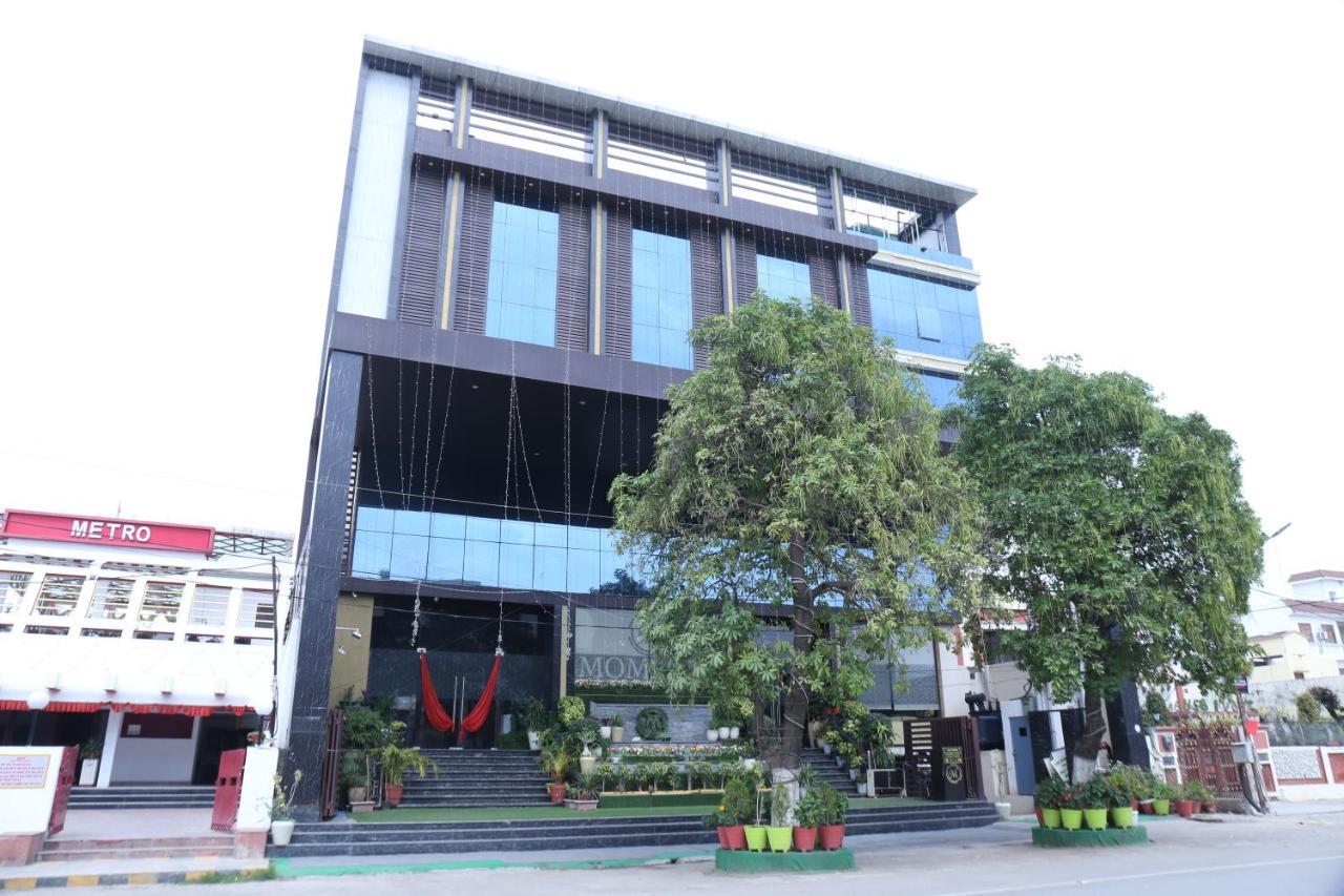 Hotel Moments Lucknow Eksteriør billede