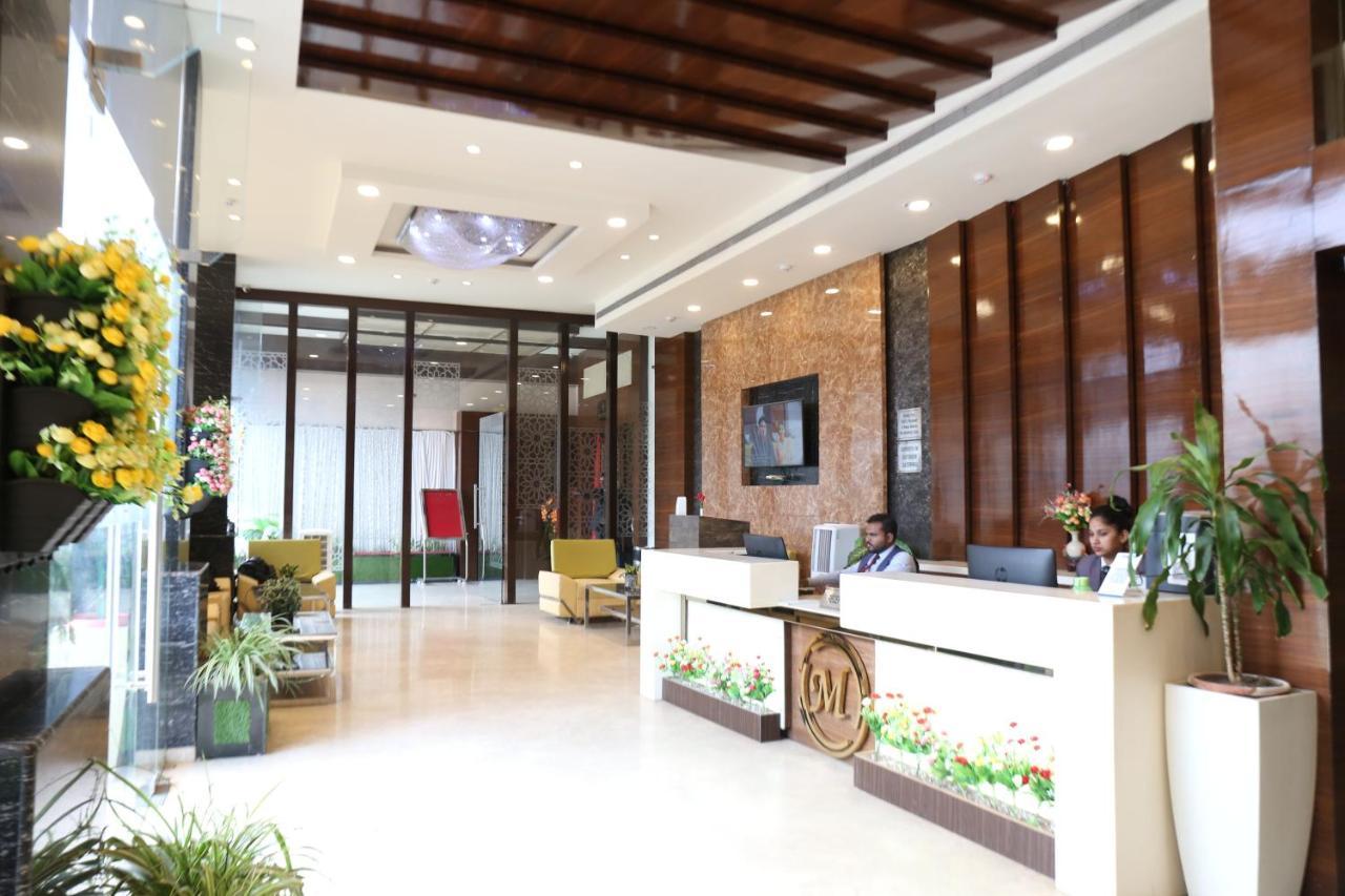 Hotel Moments Lucknow Eksteriør billede